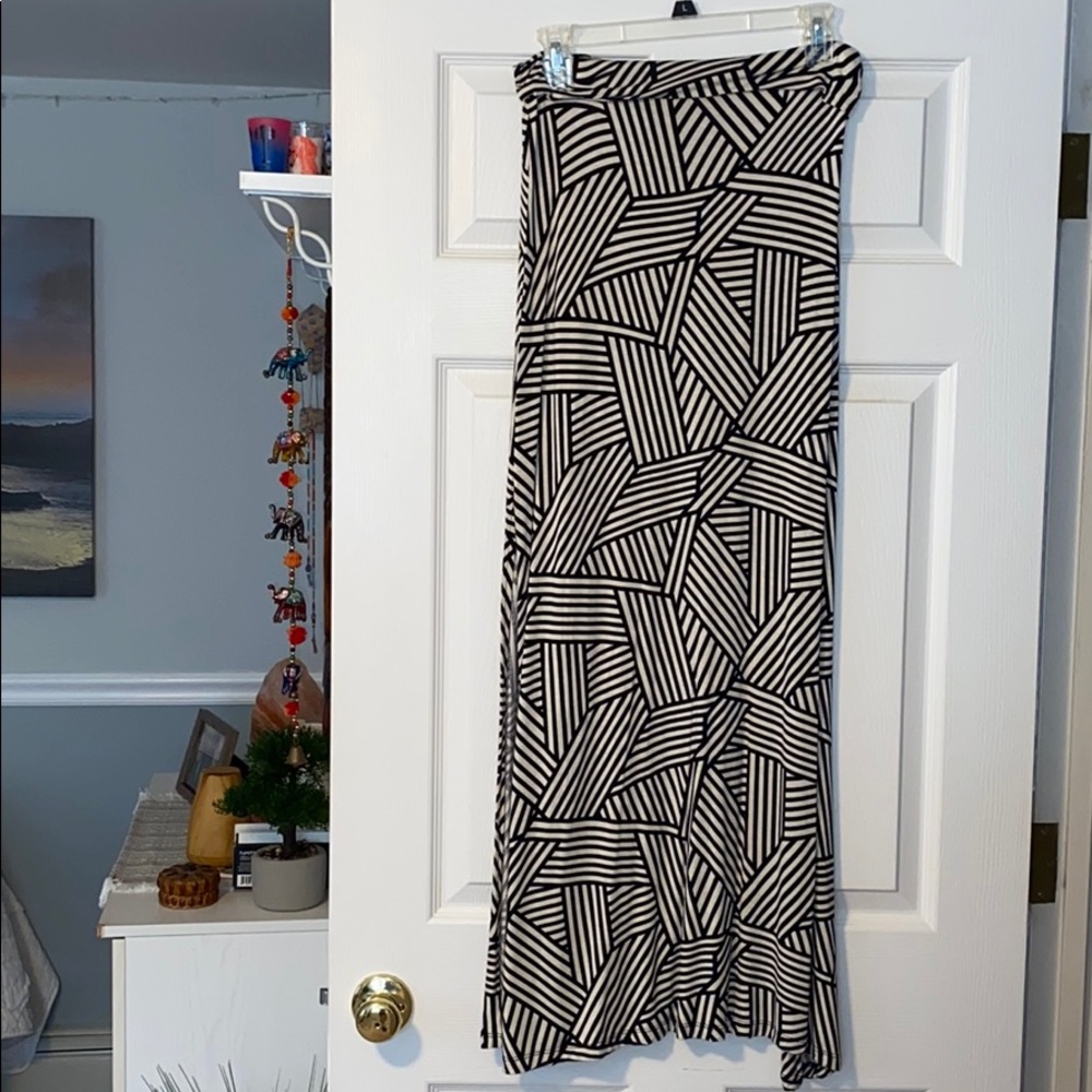 Black and white maxi skirt
